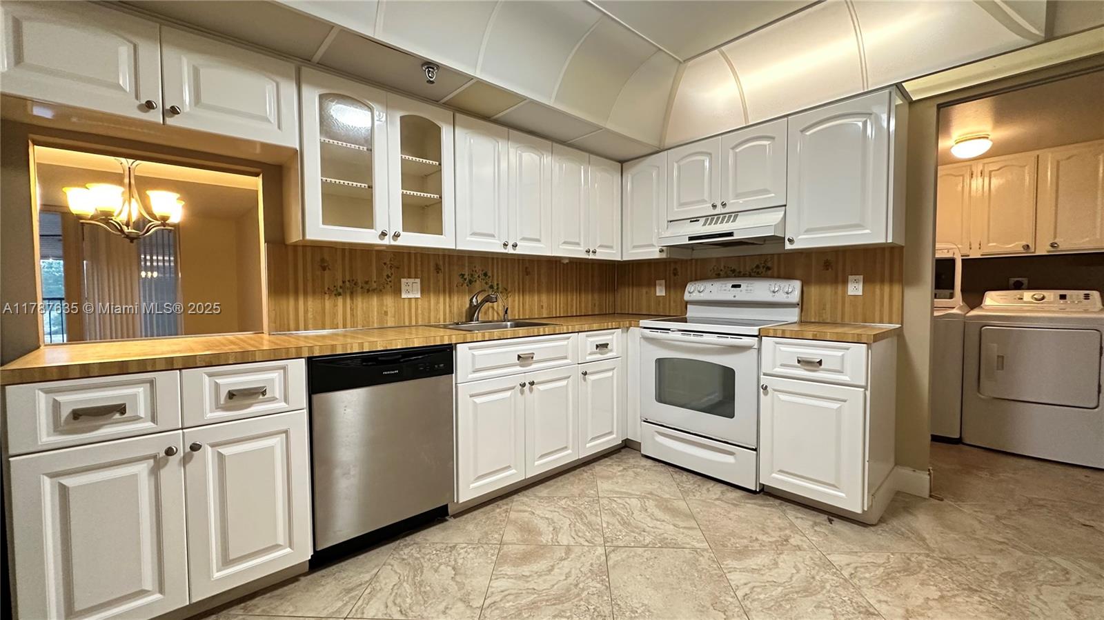 BOCA TEECA CONDO 9 - Residential Lease