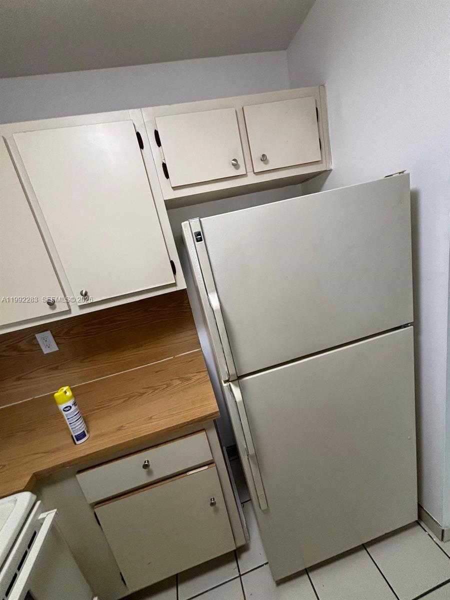 2046 W Flagler St 205