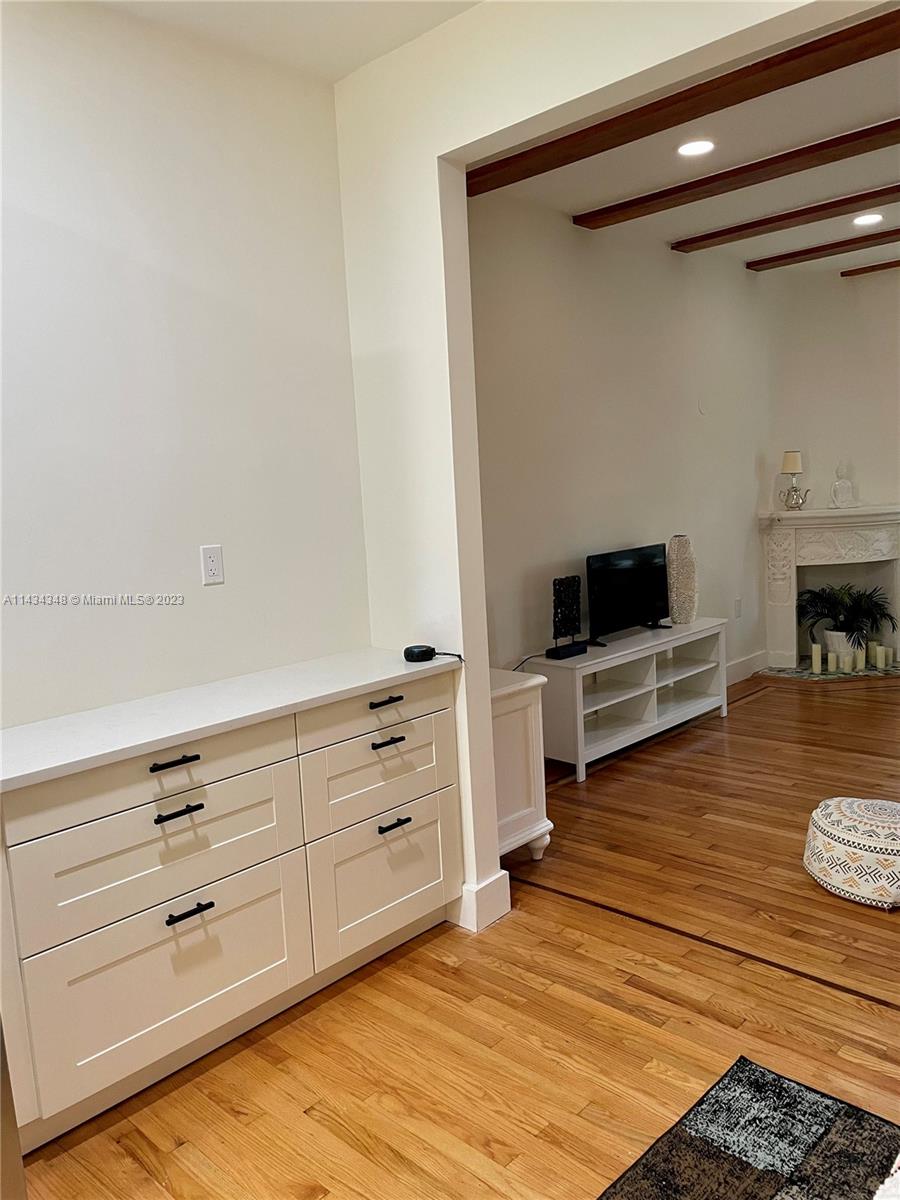 BEACHGARDENS CONDO - Residential Lease