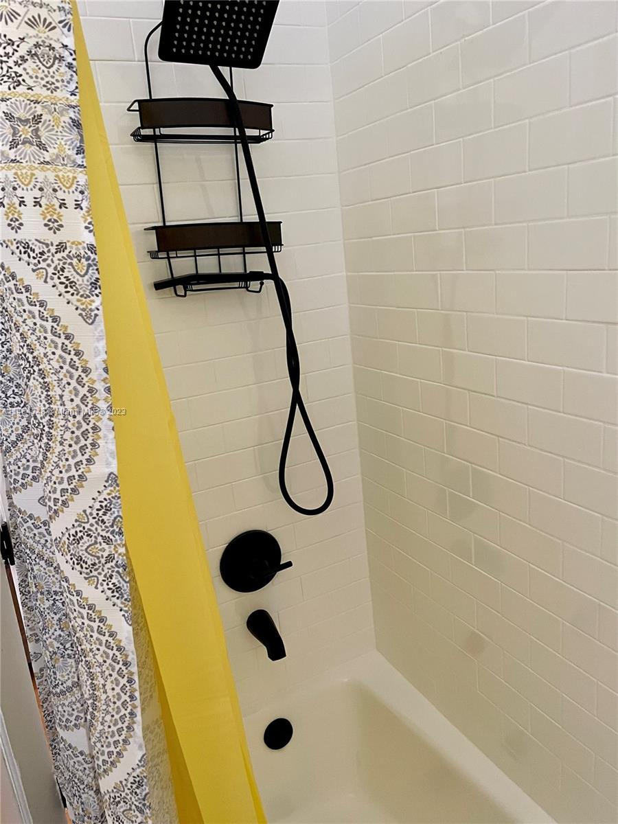 BEACHGARDENS CONDO - Residential Lease