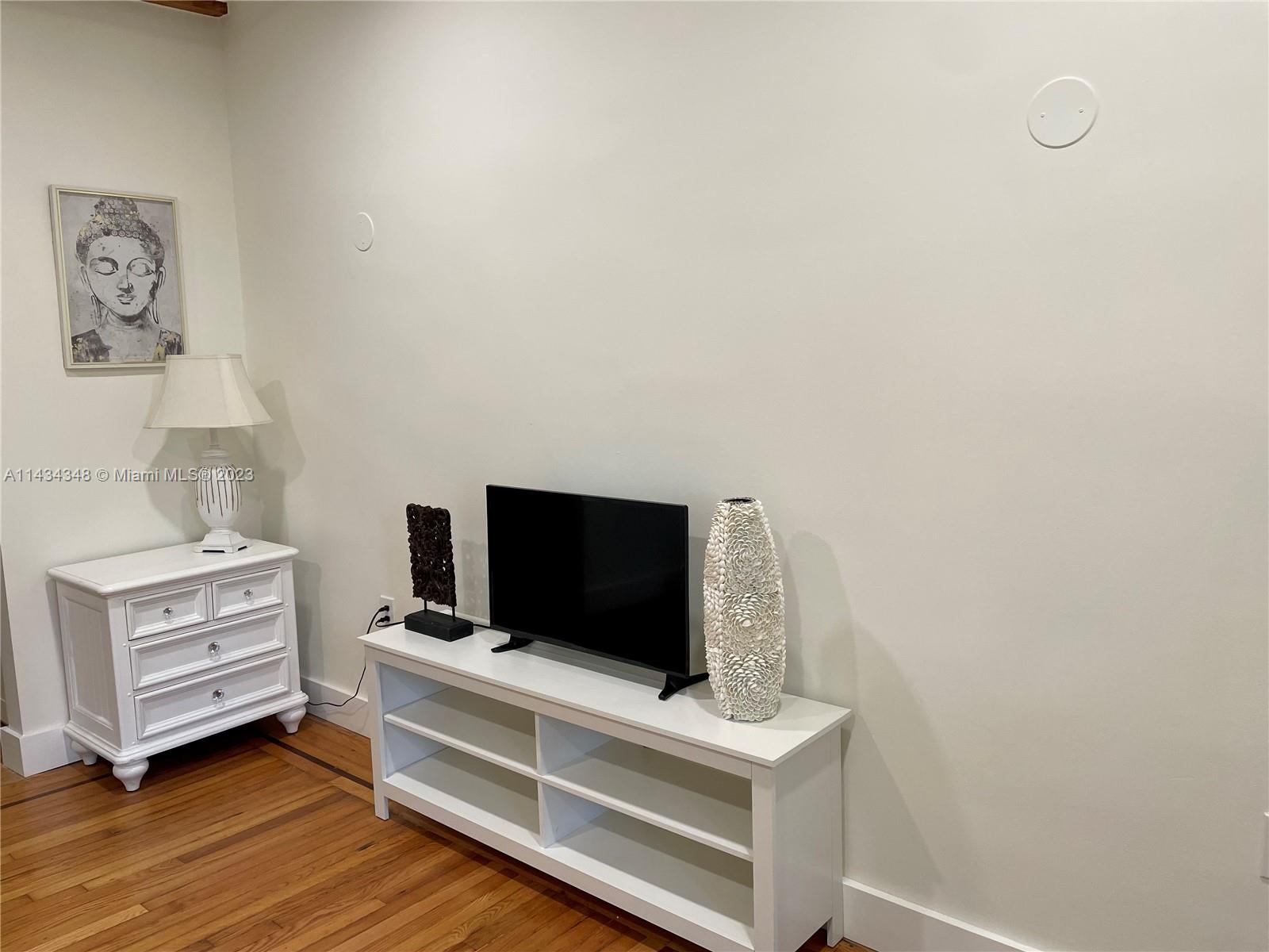 BEACHGARDENS CONDO - Residential Lease