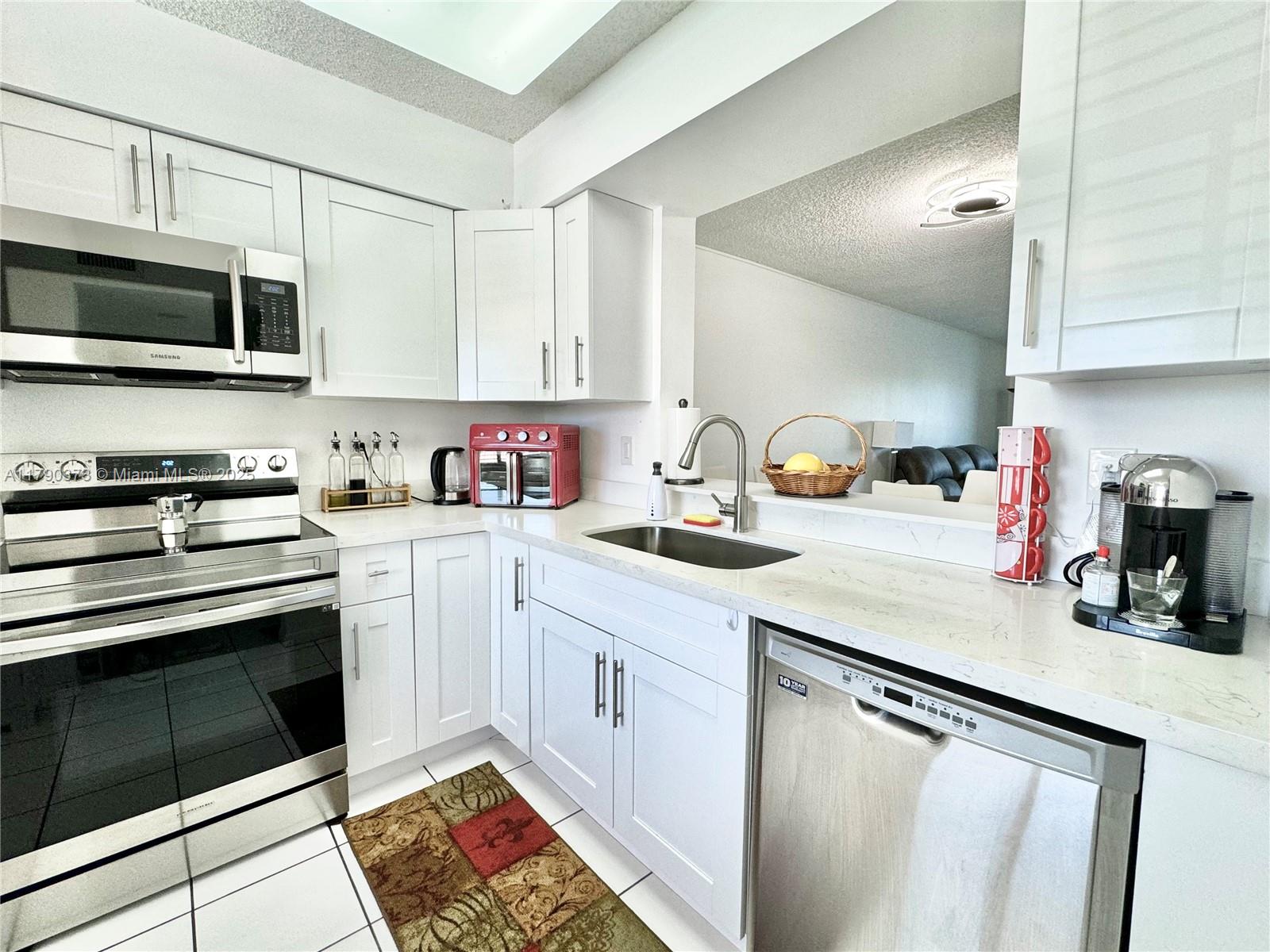 6193 Pointe Regal Cir 304