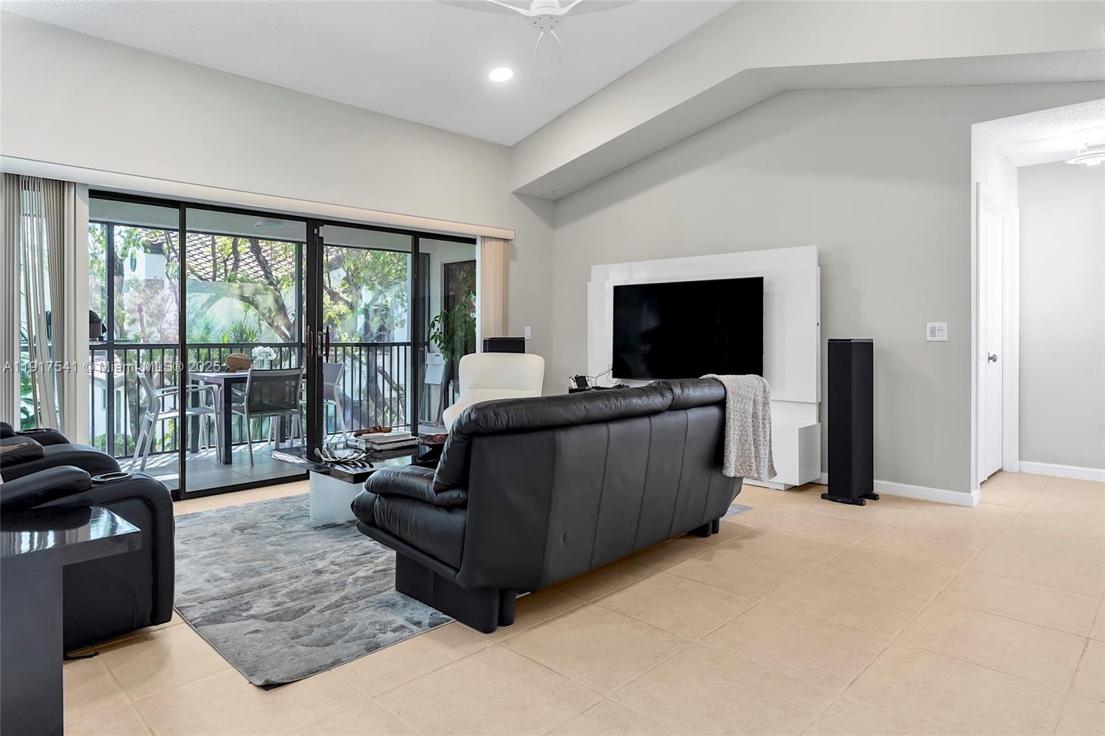 CARRIAGE HOMES AT TERRAMA - Residential Lease