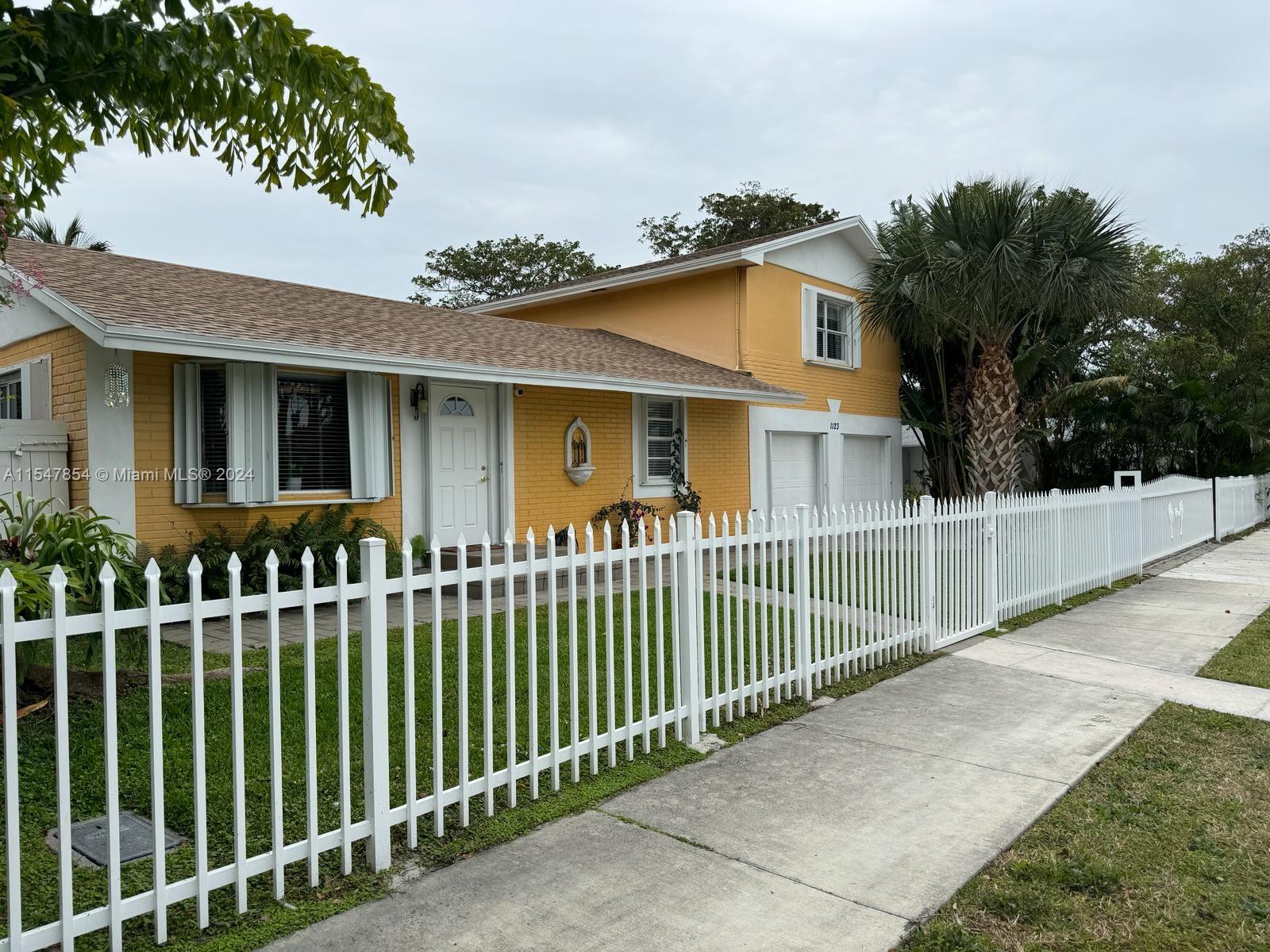 1123 N 18th Ave N Ave, Lake Worth, Palm Beach County, Florida - 5 Bedrooms  
3 Bathrooms - 