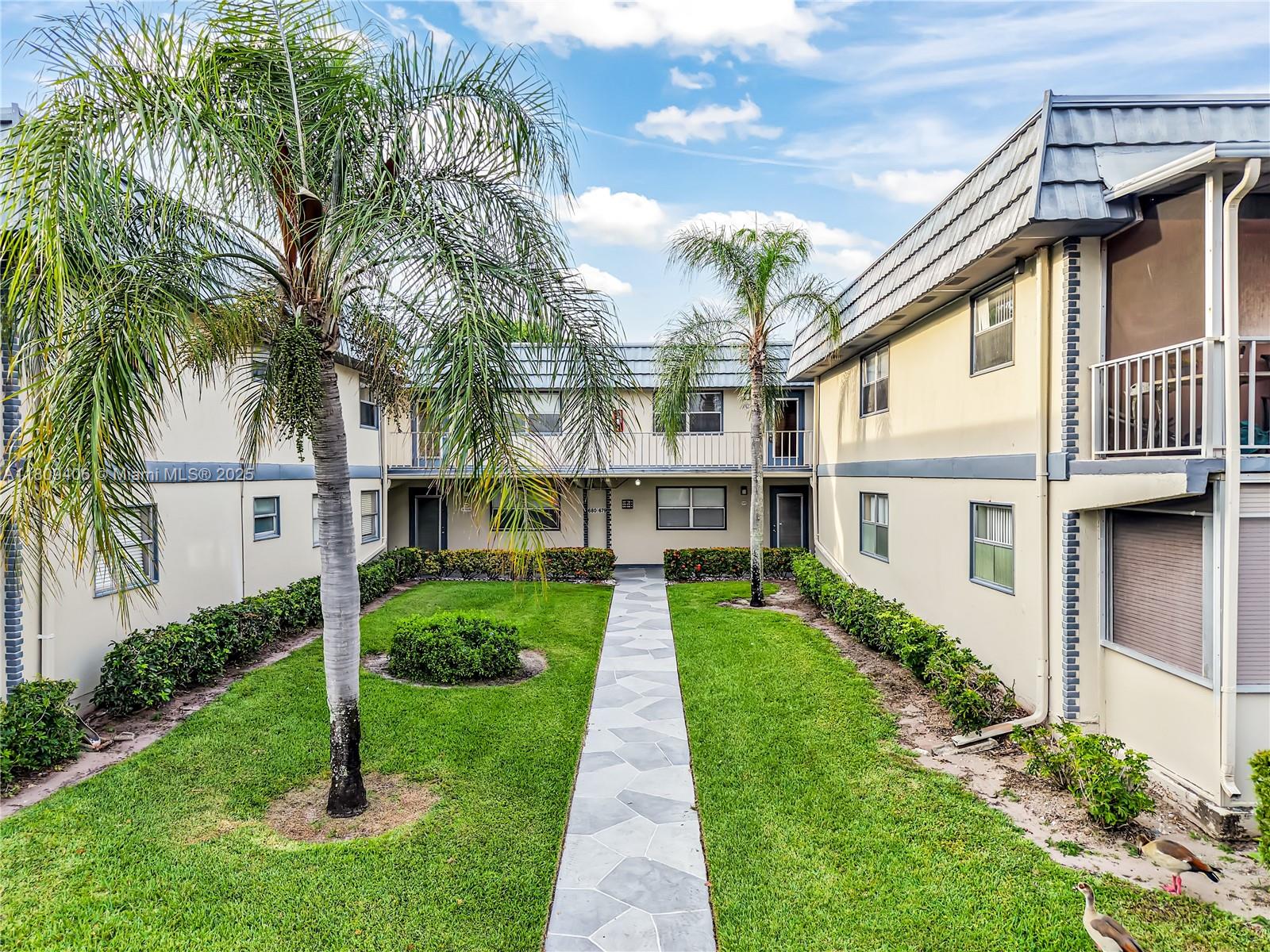 KINGS POINT BRITTANY COND - Residential