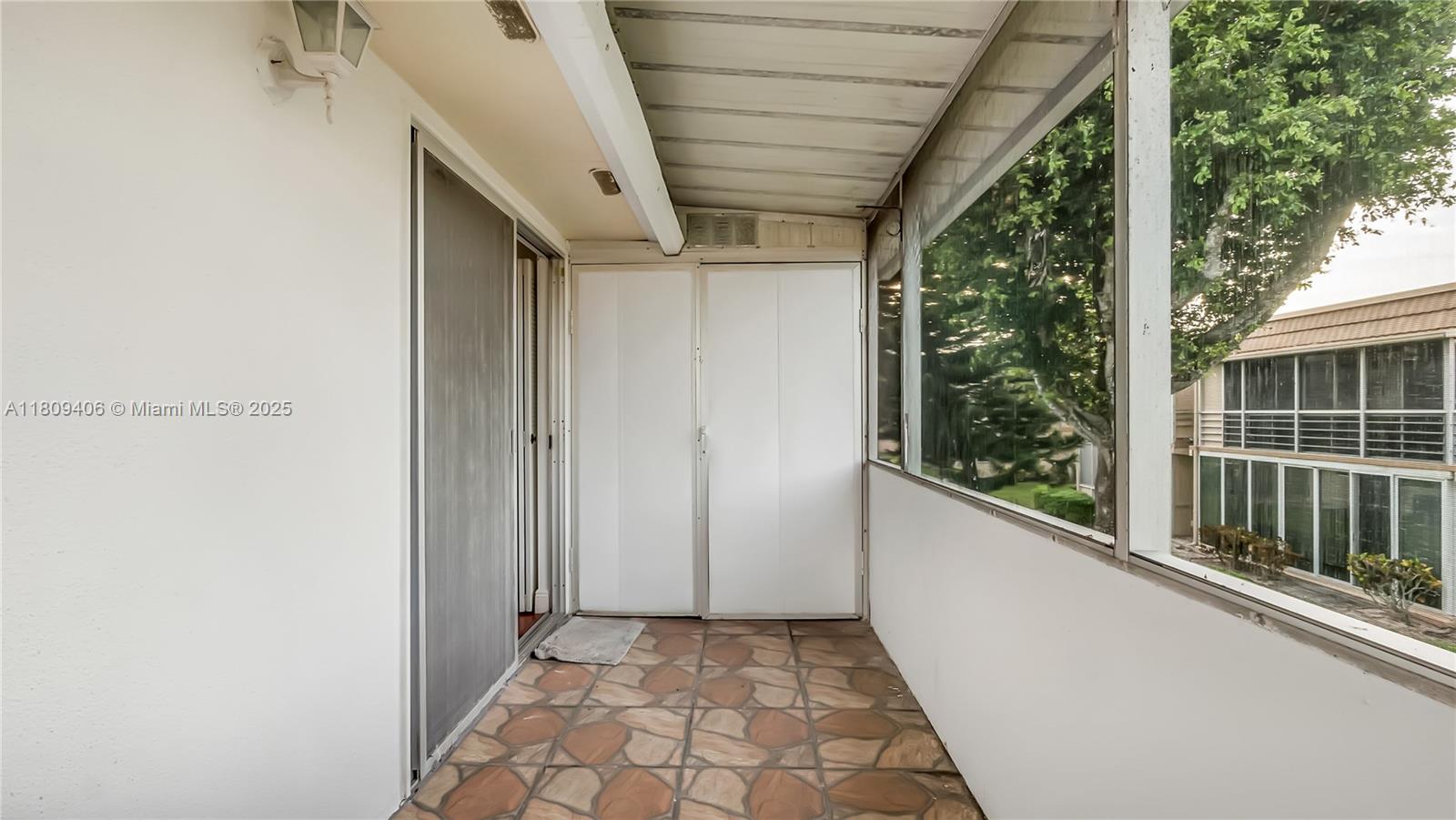 KINGS POINT BRITTANY COND - Residential