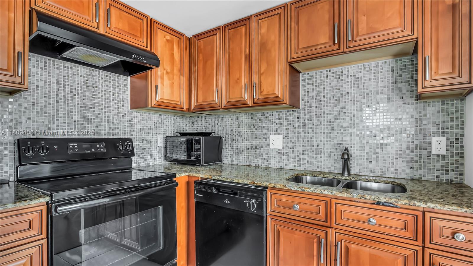 KINGS POINT BRITTANY COND - Residential