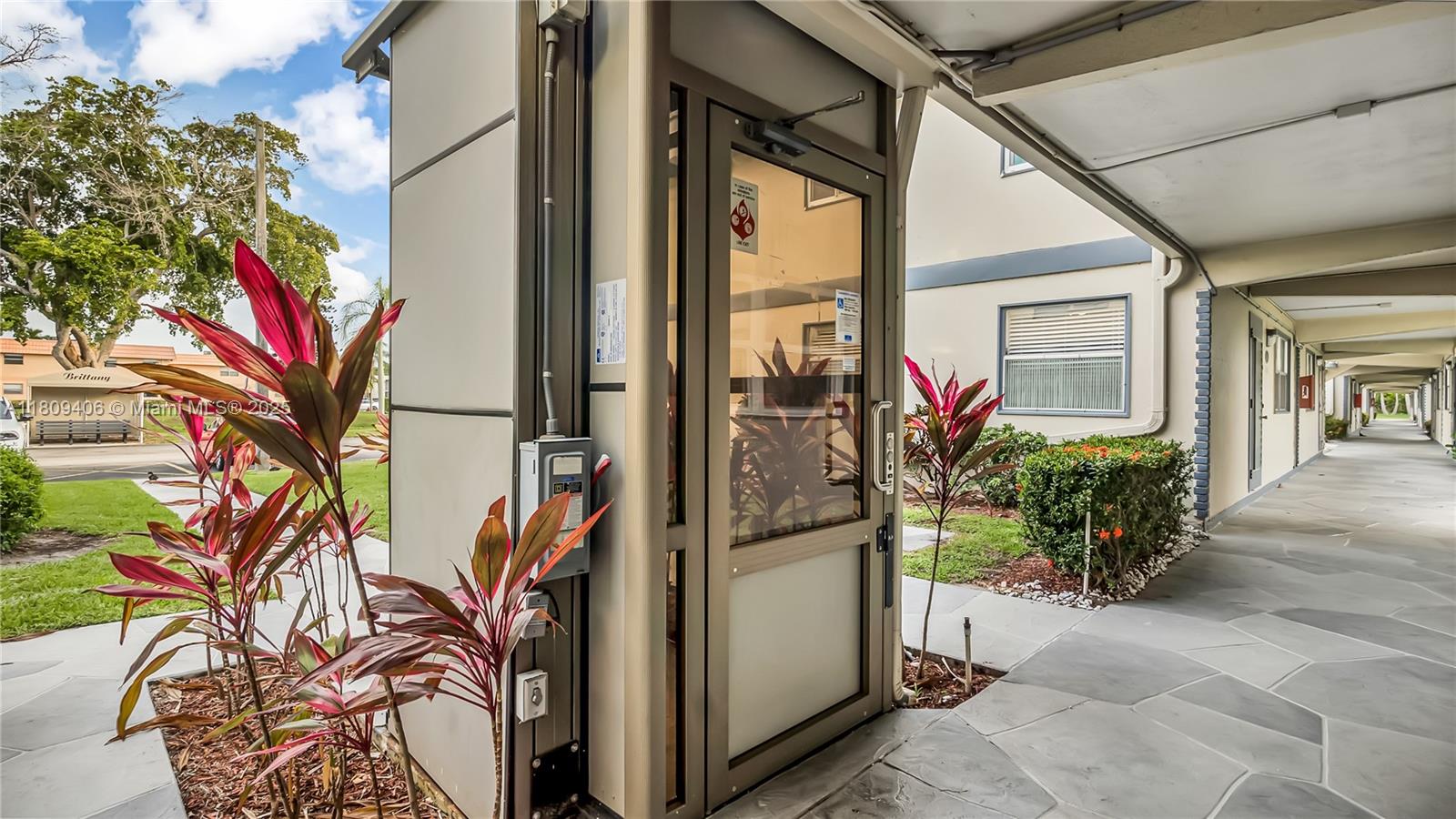 KINGS POINT BRITTANY COND - Residential