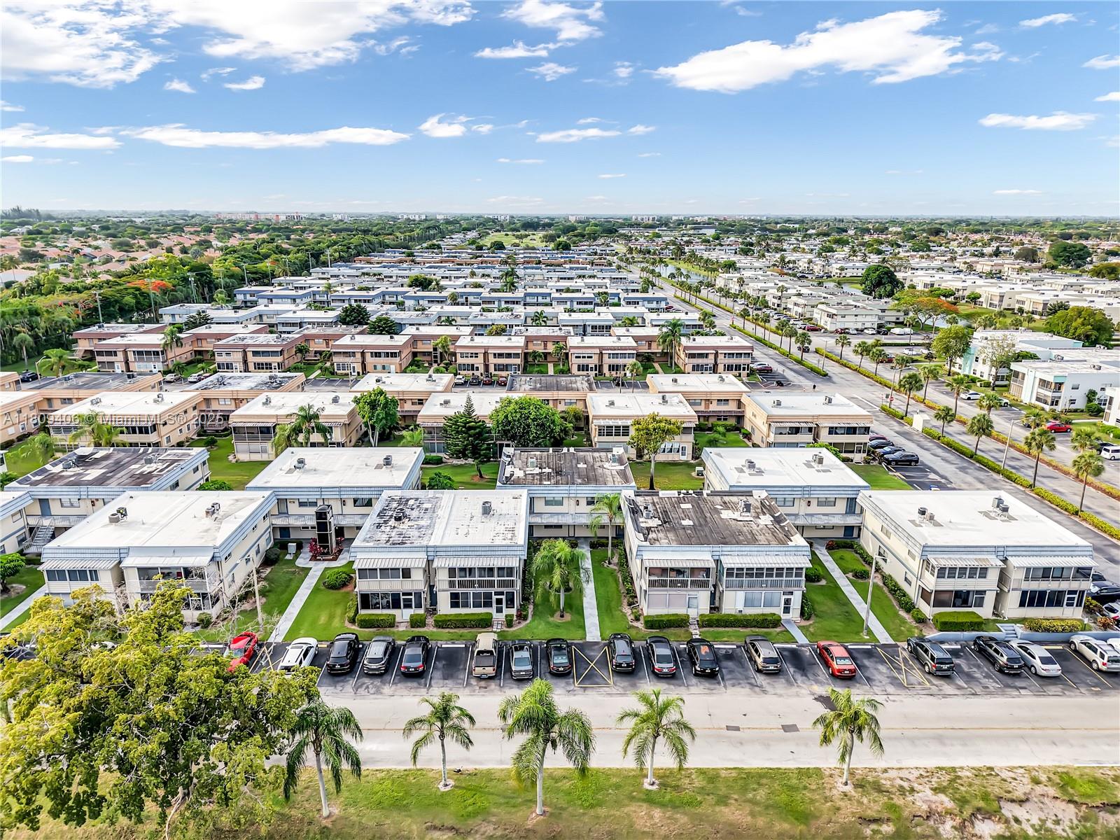 KINGS POINT BRITTANY COND - Residential