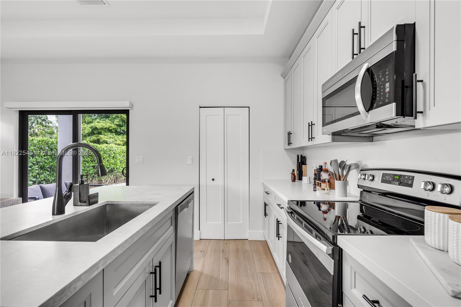 BIRD ROAD HIGHLANDS - Residential Lease