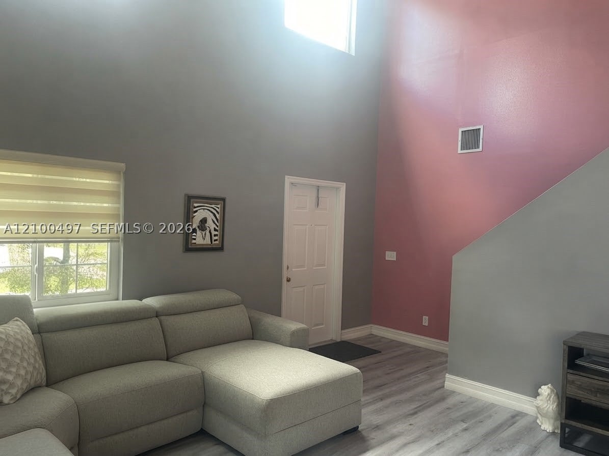 2400 SW 106th Ave