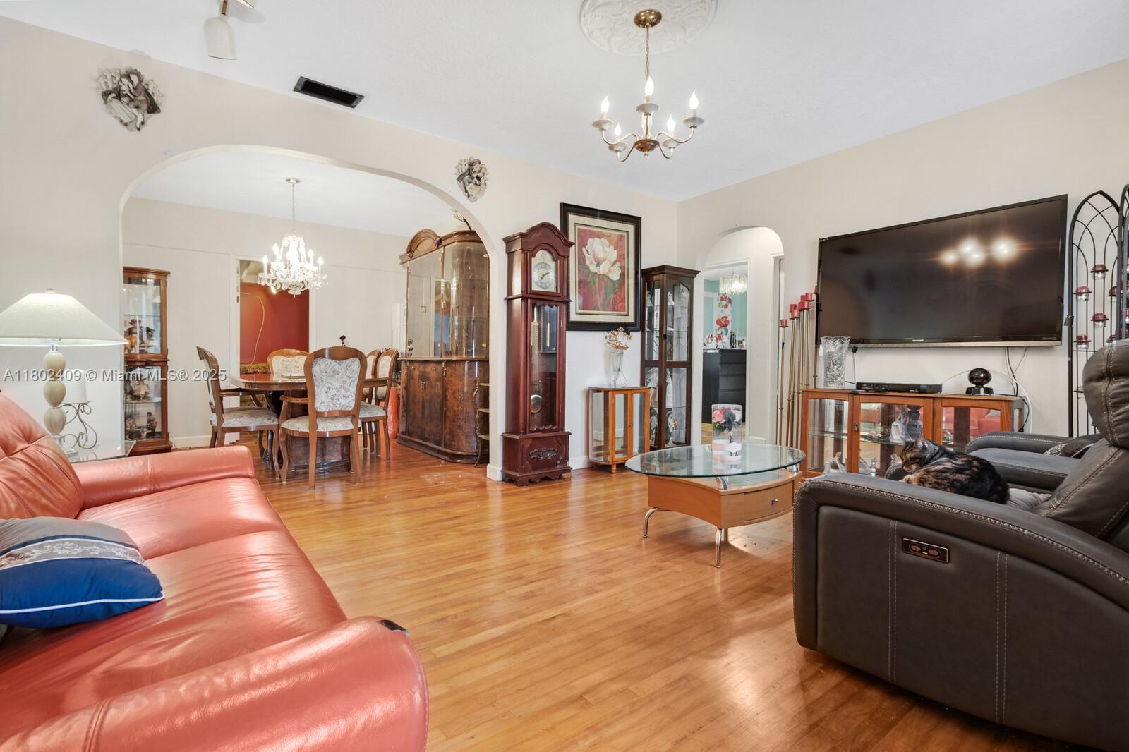 1931 Coral Gate Dr, Miami, FL, 33145/$950,000 4 1931 Coral Gate Dr