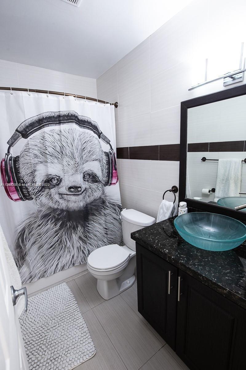 VENETIAN PALMS CONDO - Residential