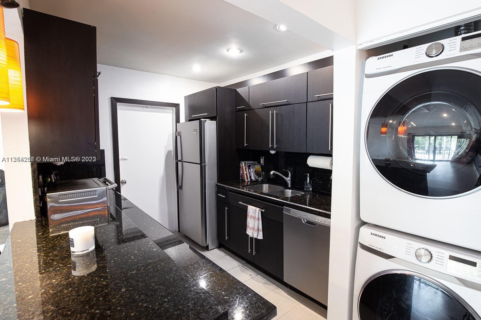 VENETIAN PALMS CONDO - Residential