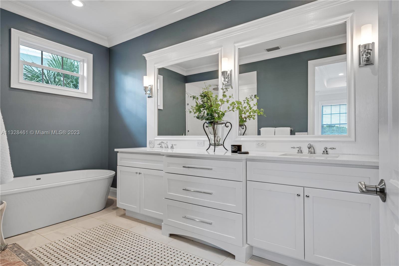 SEA DUNES - Residential