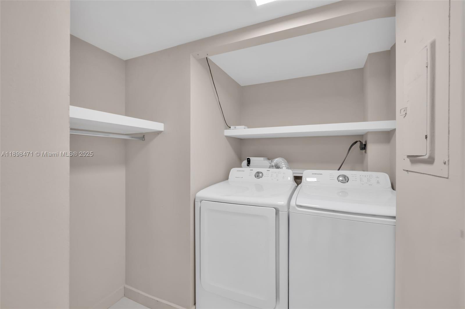 BRICKELL BAY CLUB CONDO - Residential Lease