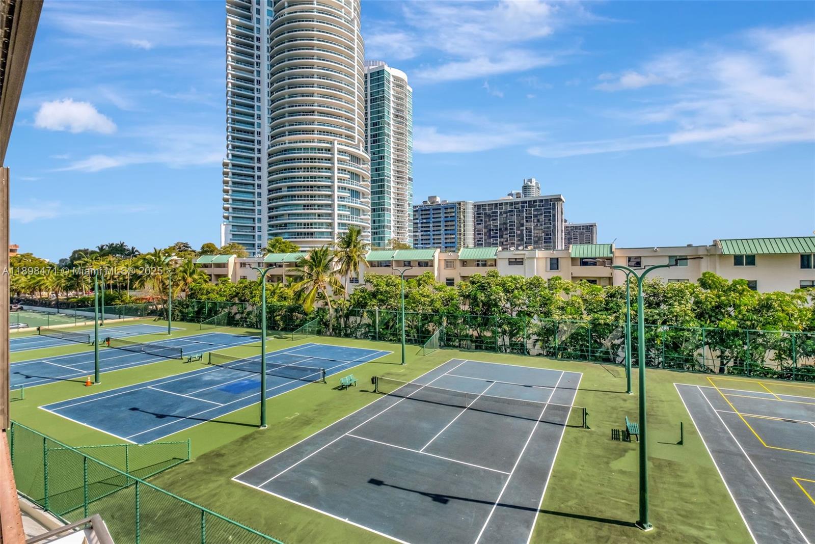 BRICKELL BAY CLUB CONDO - Residential Lease