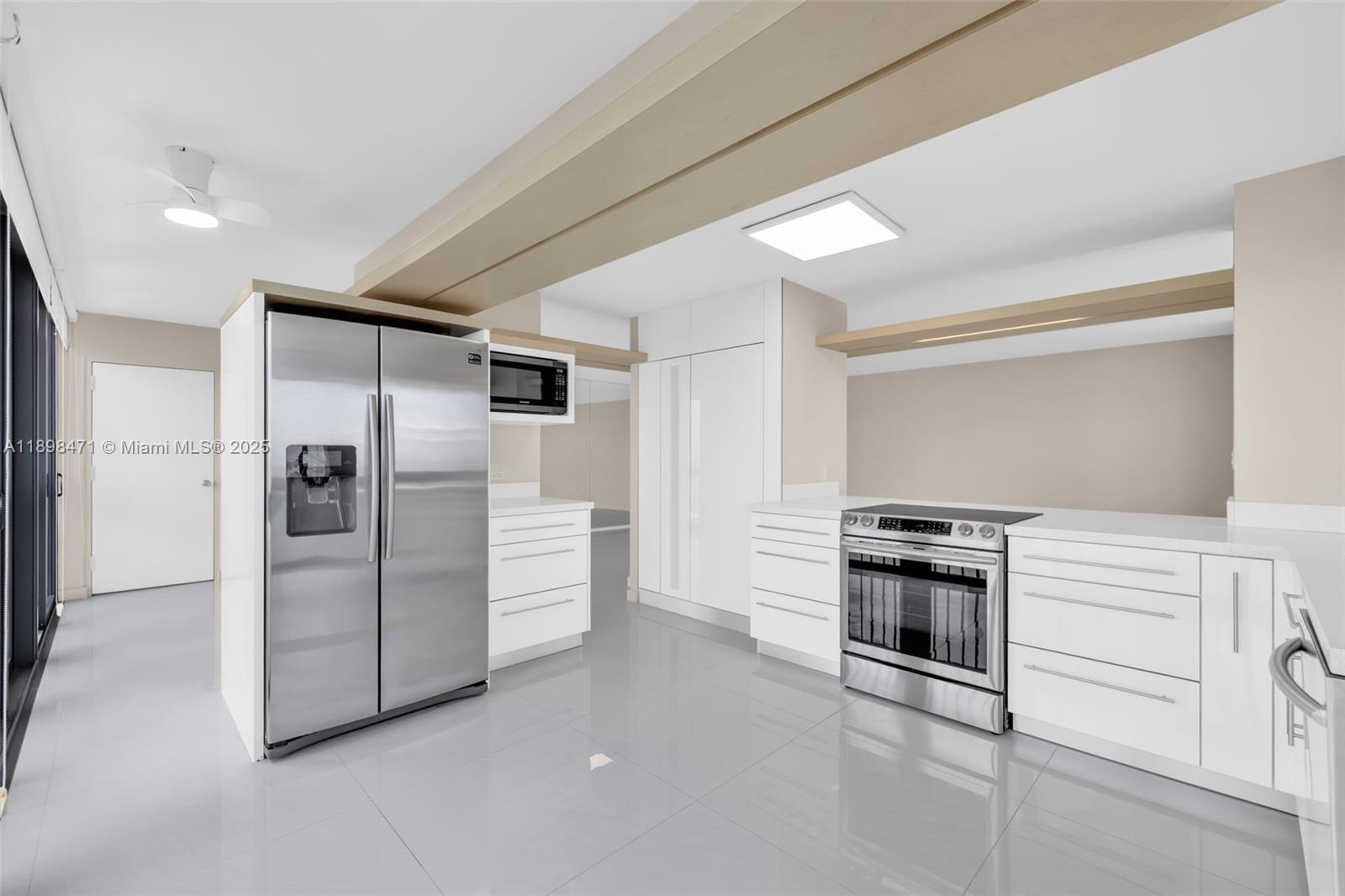 BRICKELL BAY CLUB CONDO - Residential Lease