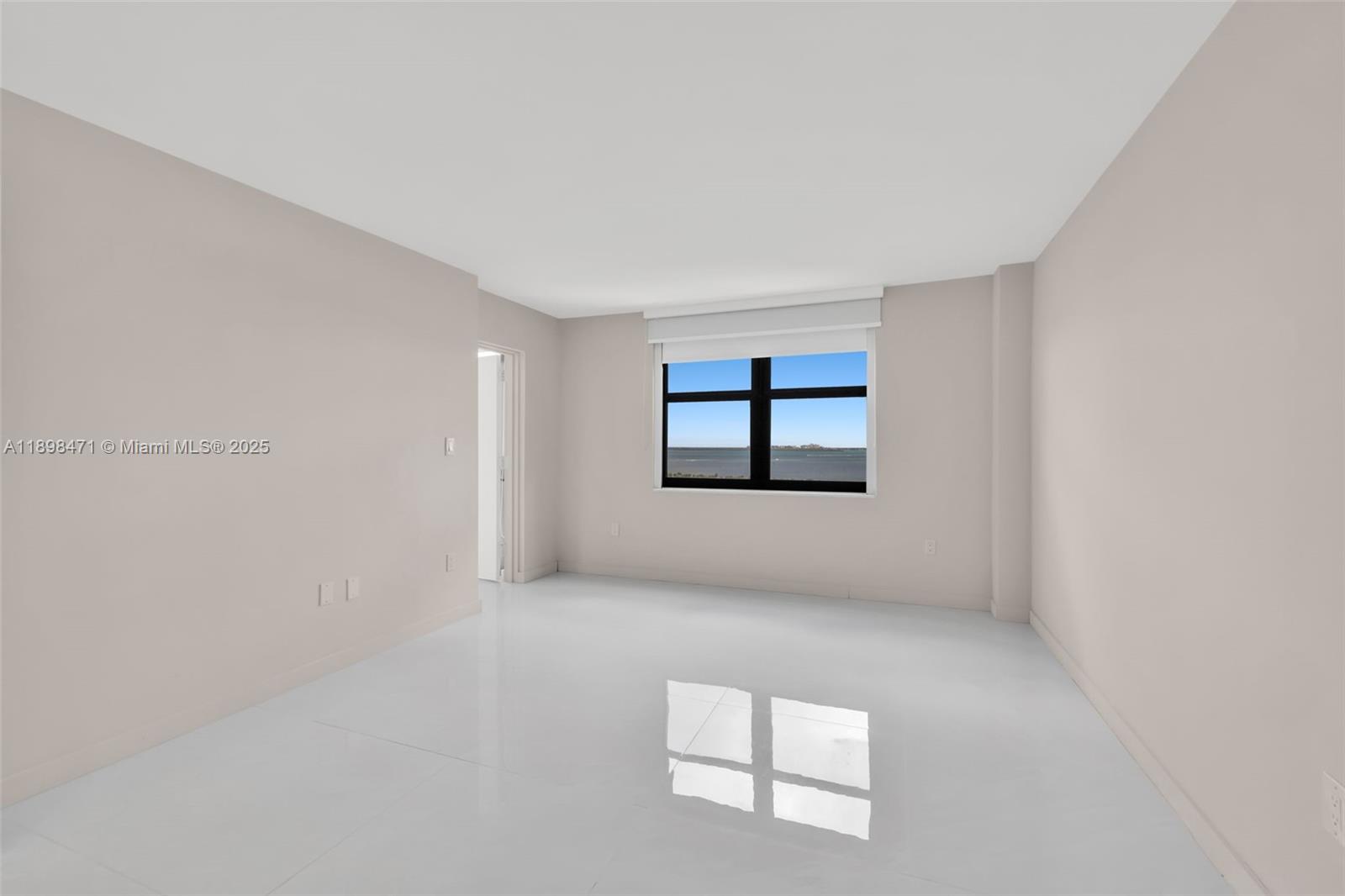 BRICKELL BAY CLUB CONDO - Residential Lease