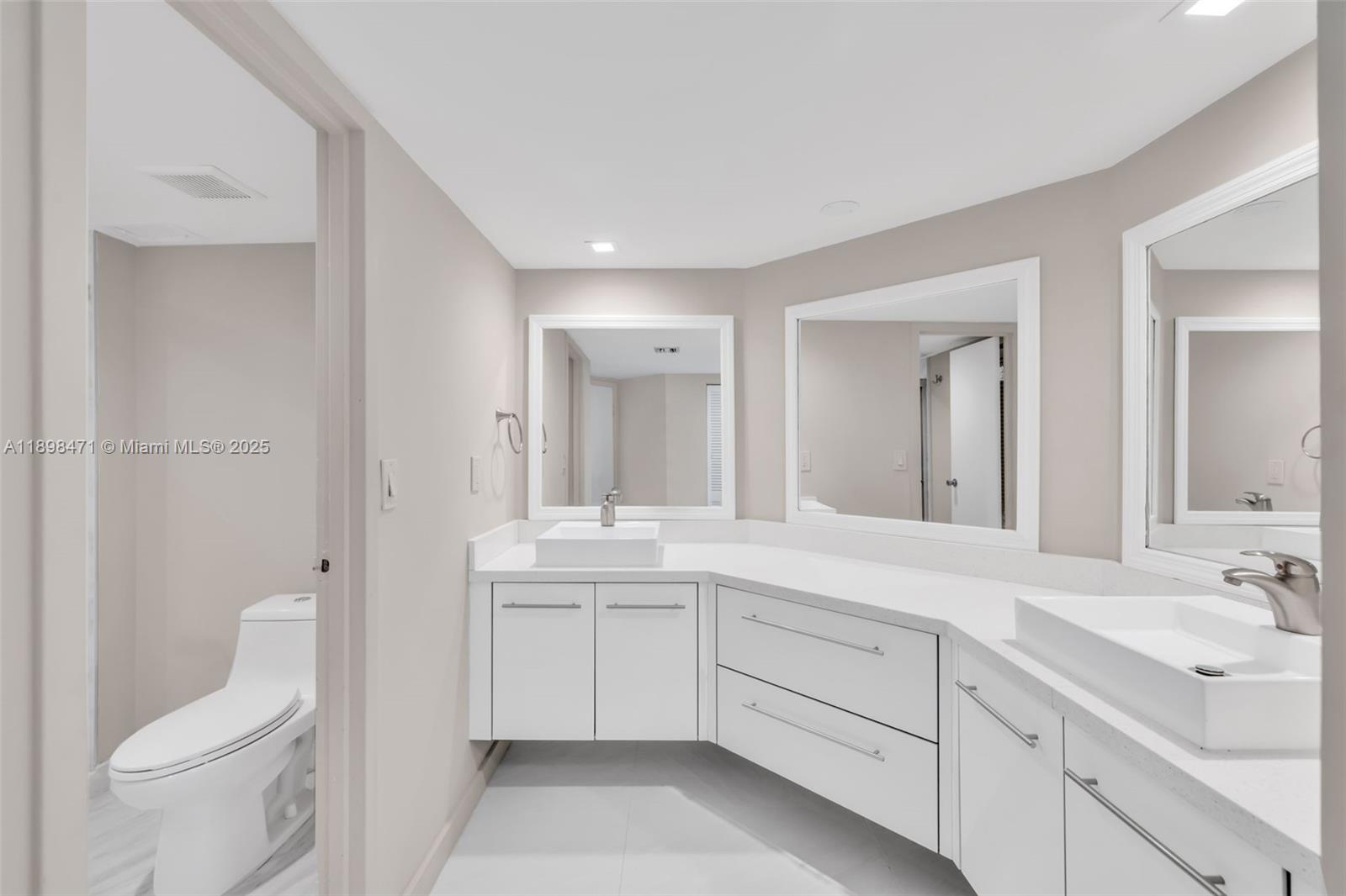 BRICKELL BAY CLUB CONDO - Residential Lease