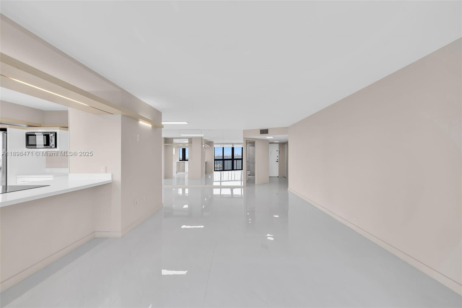 BRICKELL BAY CLUB CONDO - Residential Lease