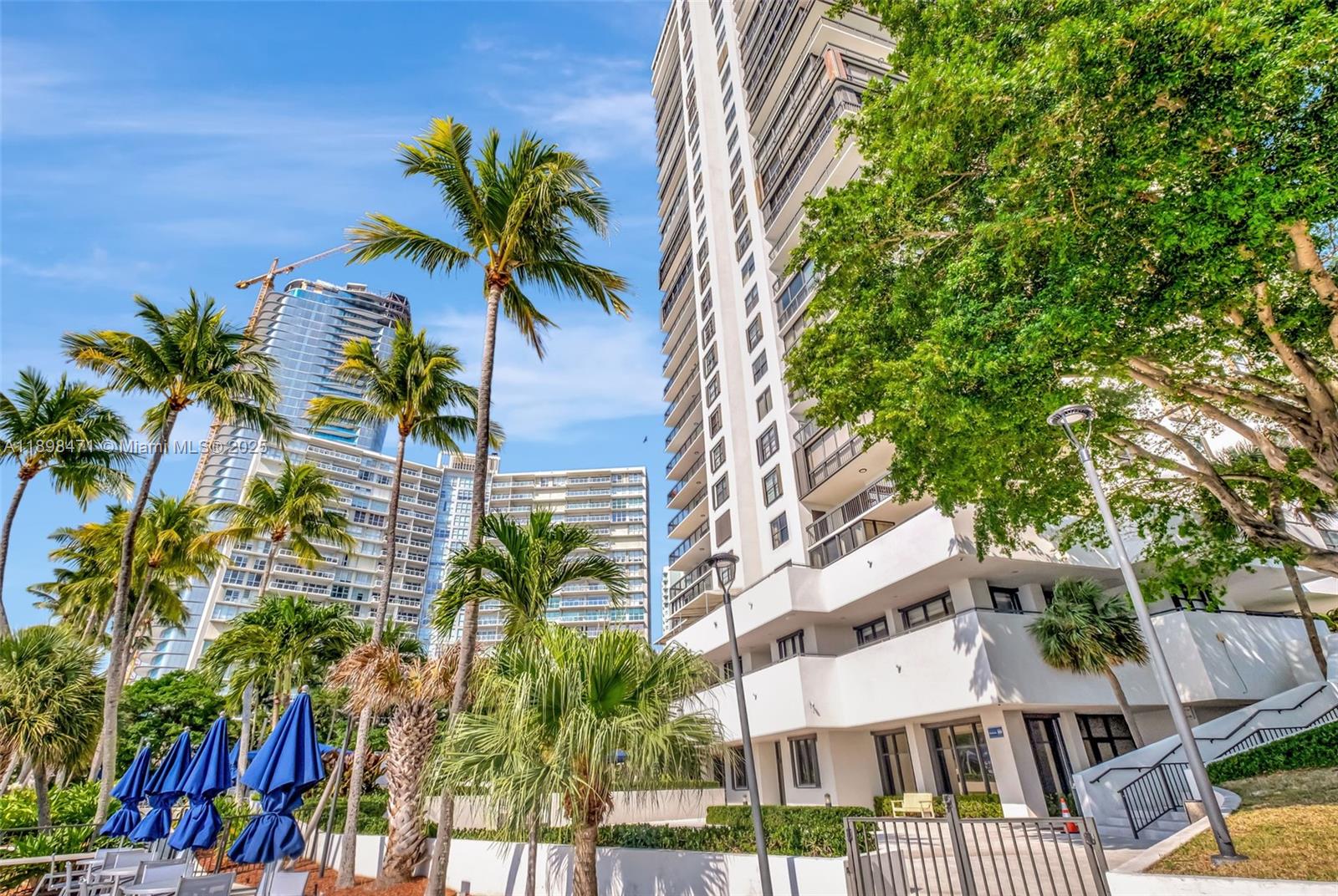 BRICKELL BAY CLUB CONDO - Residential Lease