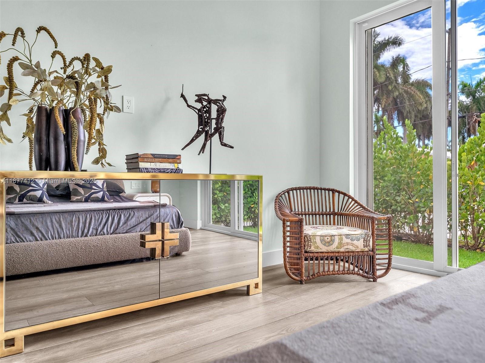 HOLLYWOOD LAKES SECTION - Residential