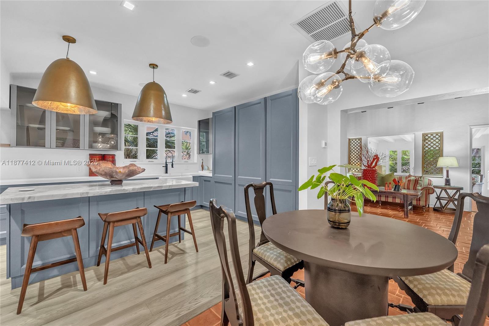 HOLLYWOOD LAKES SECTION - Residential