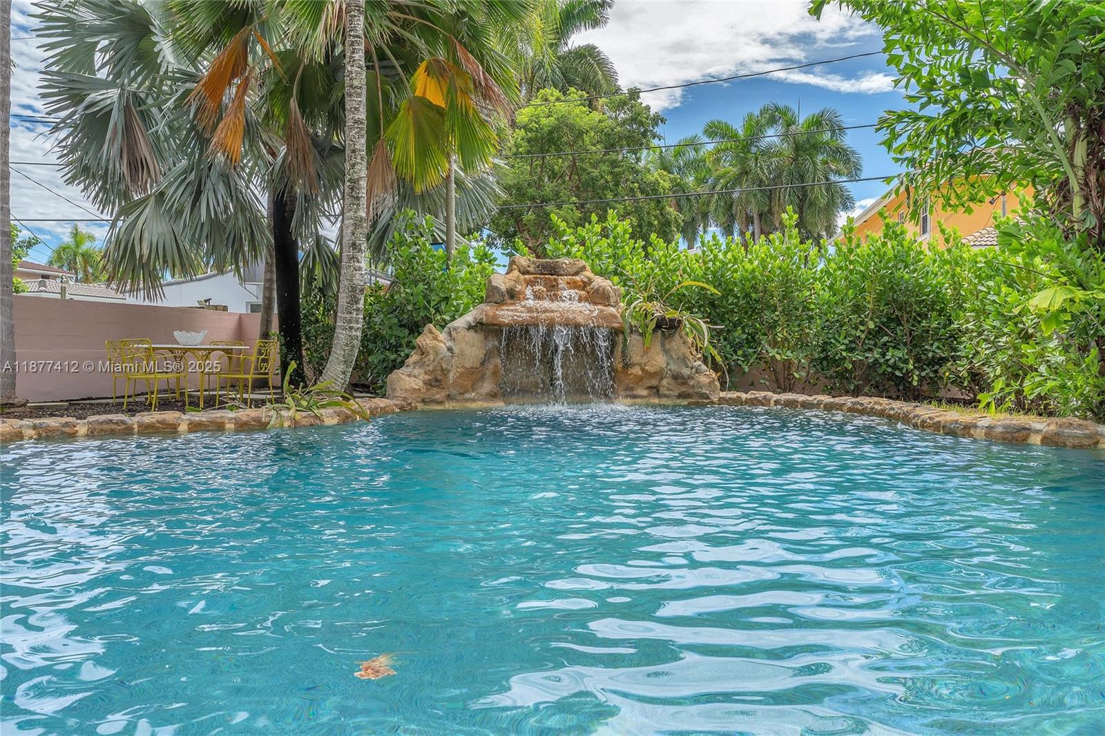 HOLLYWOOD LAKES SECTION - Residential