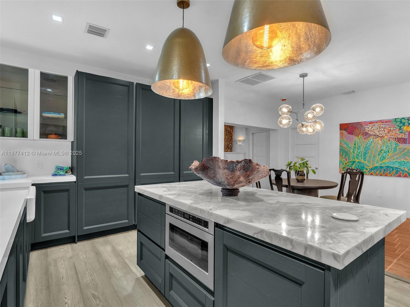 HOLLYWOOD LAKES SECTION - Residential