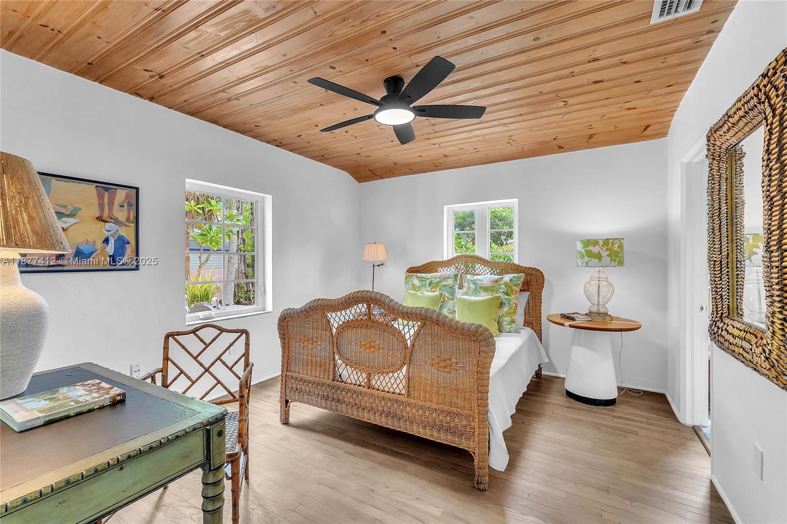 HOLLYWOOD LAKES SECTION - Residential