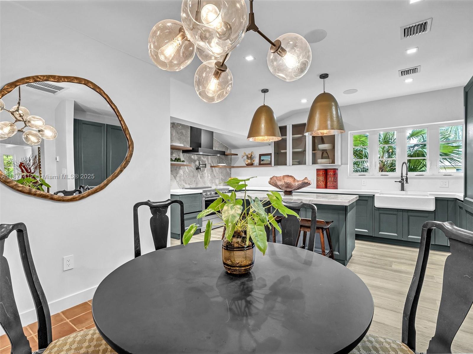 HOLLYWOOD LAKES SECTION - Residential