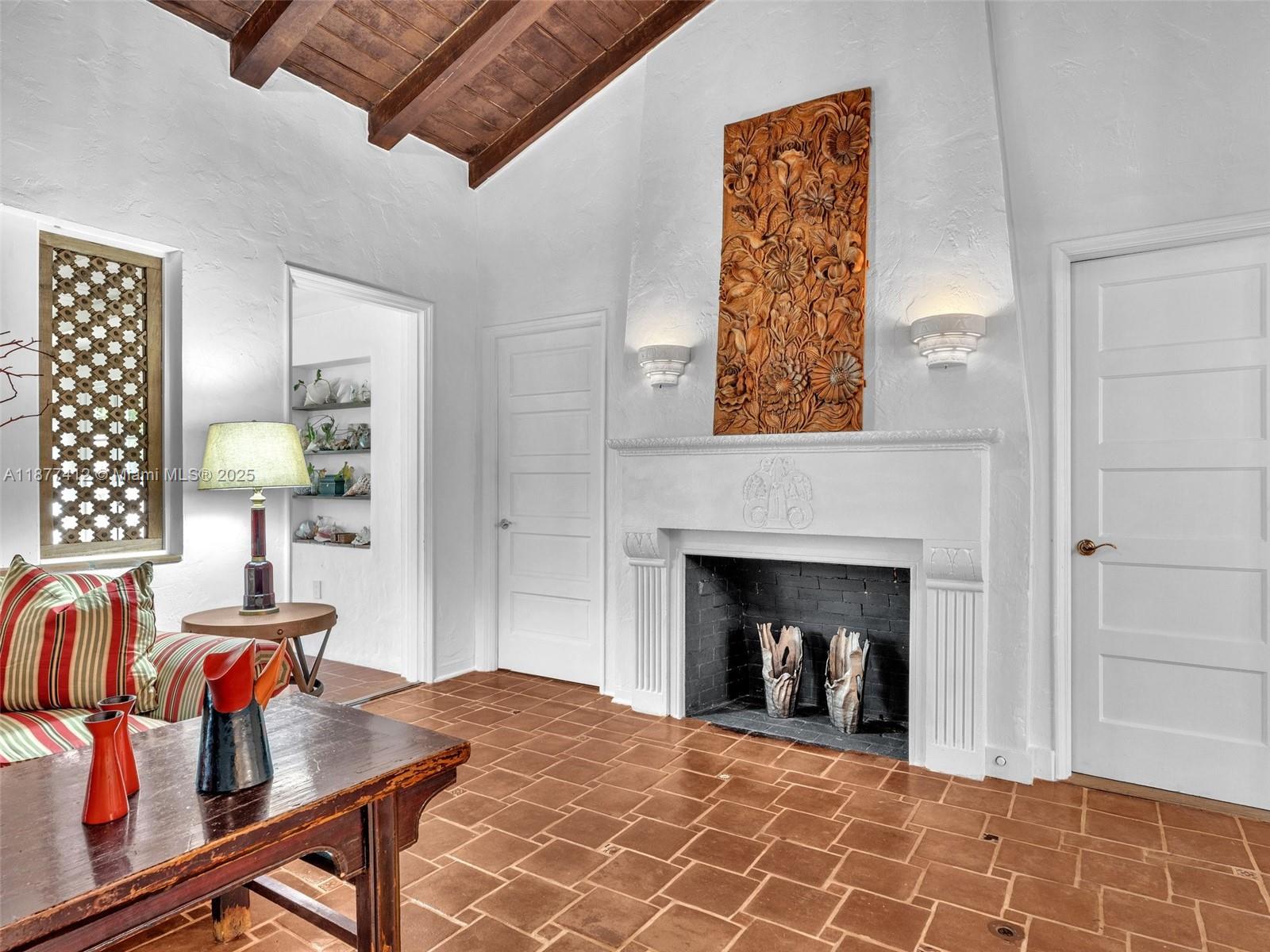 HOLLYWOOD LAKES SECTION - Residential