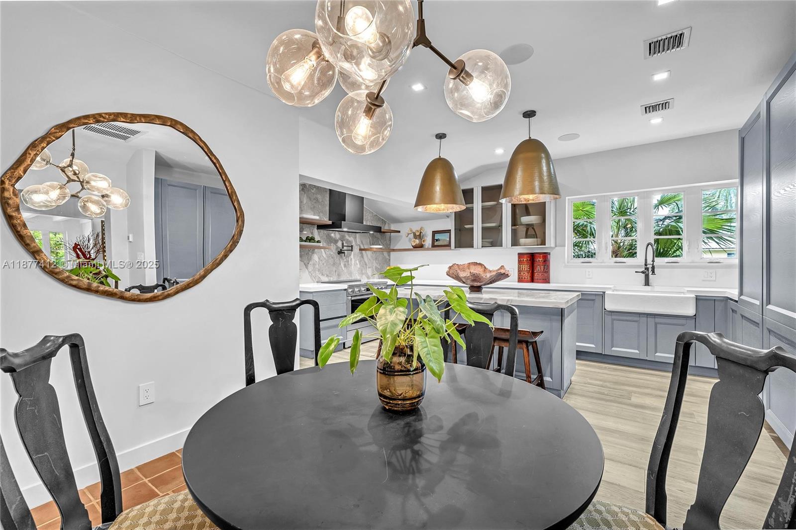 HOLLYWOOD LAKES SECTION - Residential