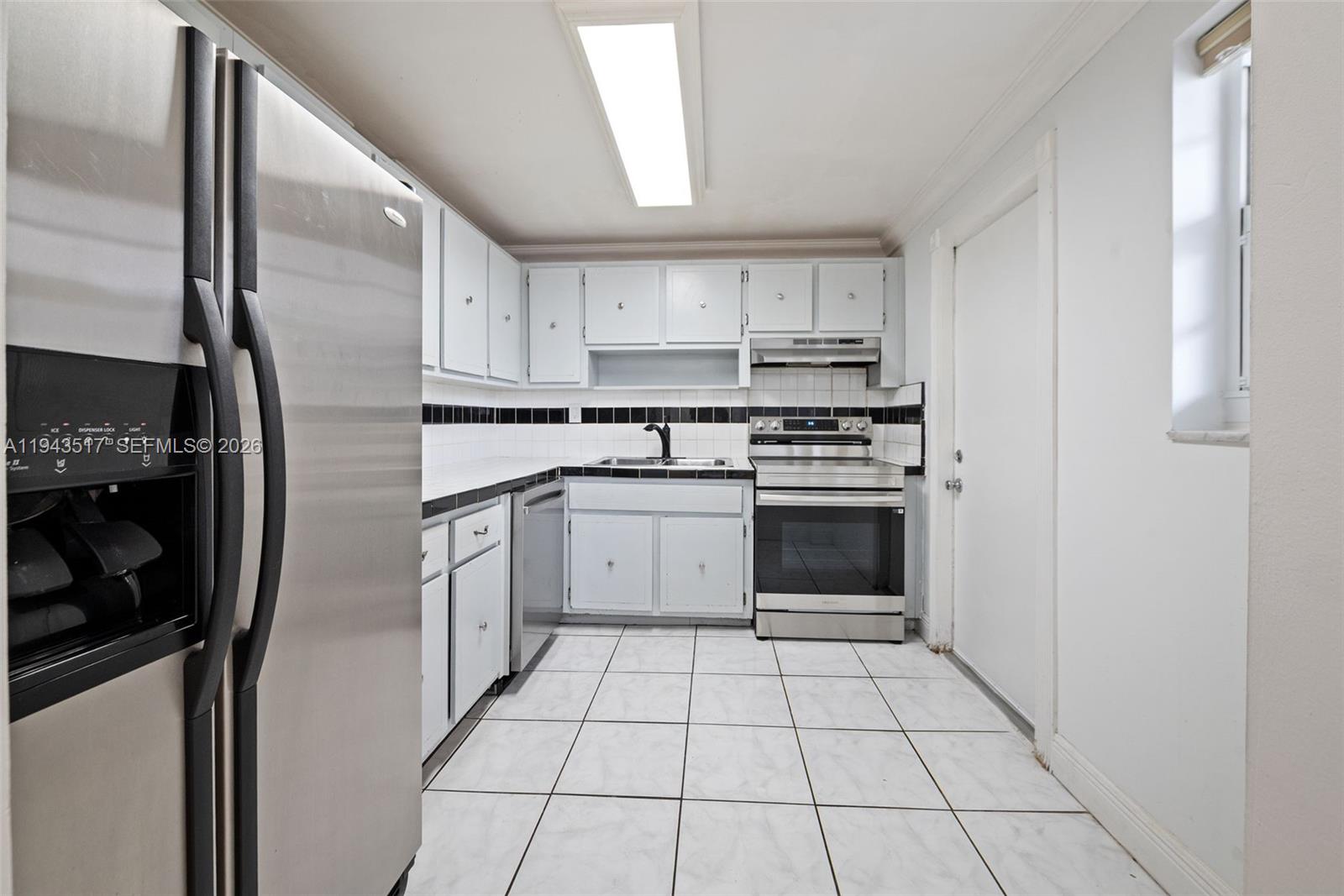 EL CONQUISTADOR NORTH CON - Residential Lease