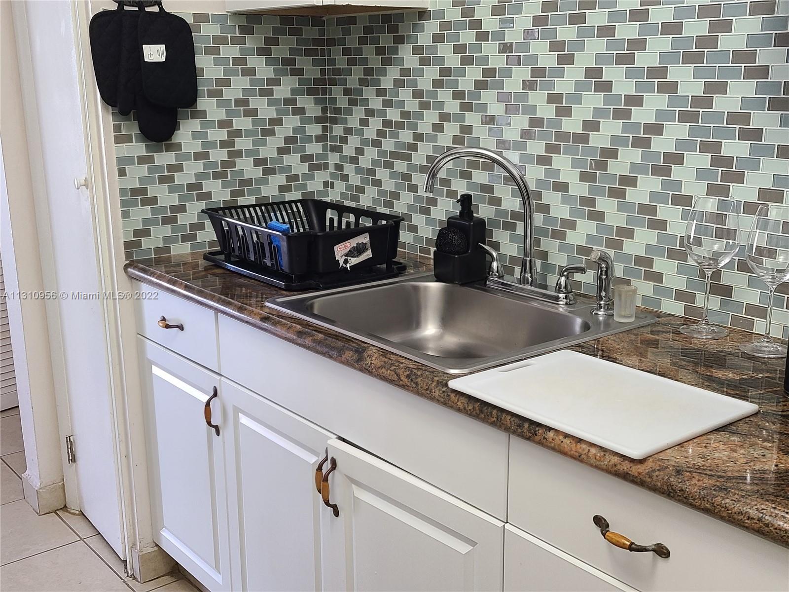 SUNSET PALMS WEST CONDO - Residential Lease