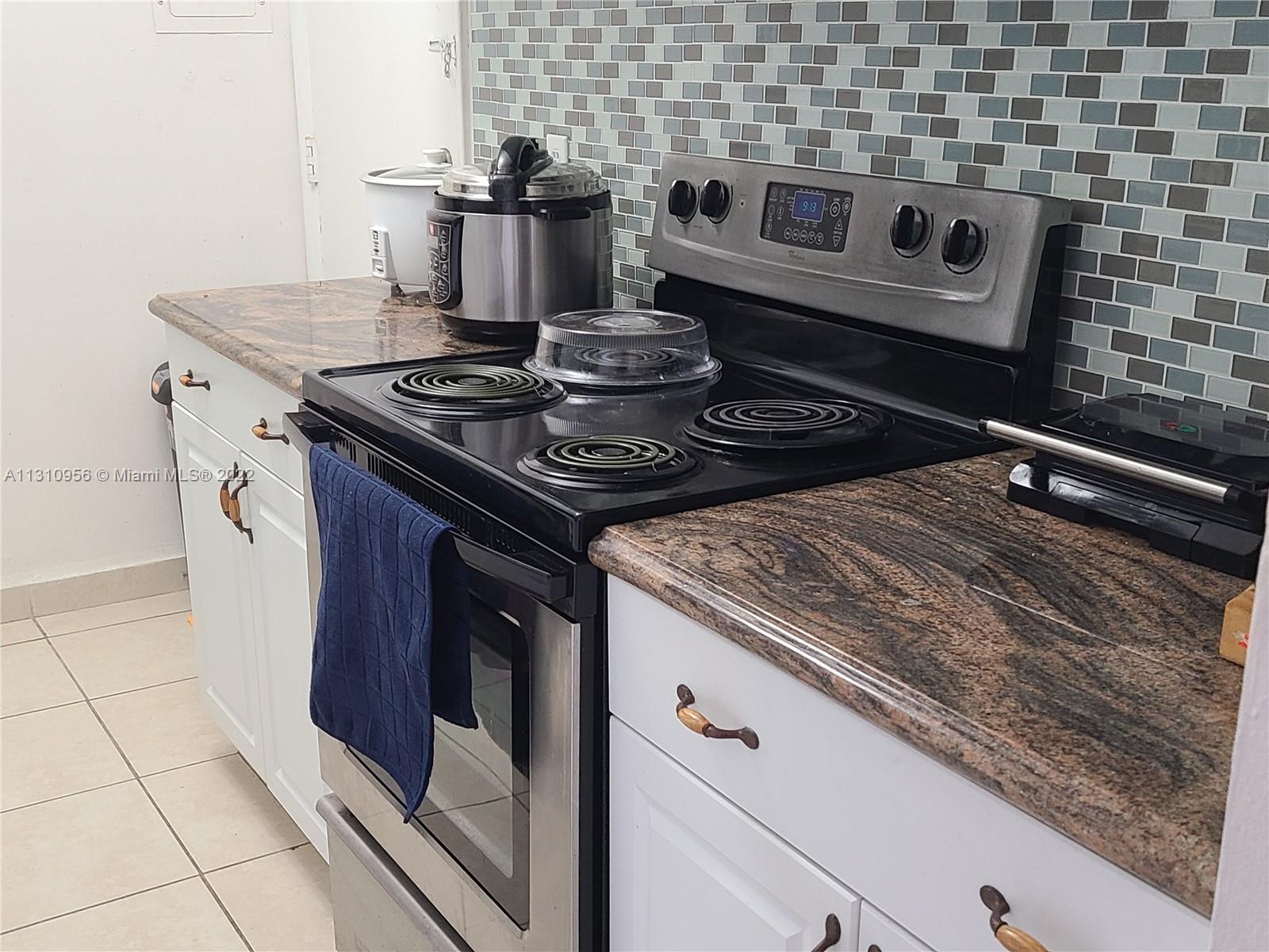 SUNSET PALMS WEST CONDO - Residential Lease