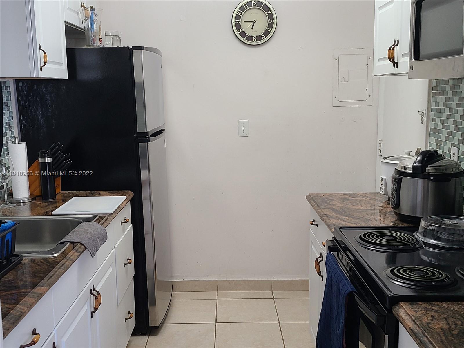 SUNSET PALMS WEST CONDO - Residential Lease