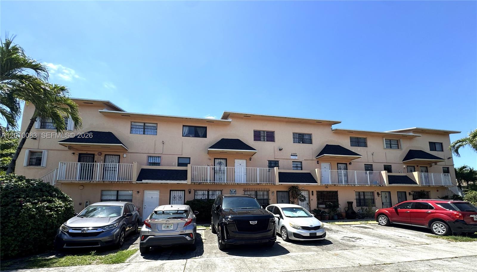 ALHAMBRA CONDO V - Residential