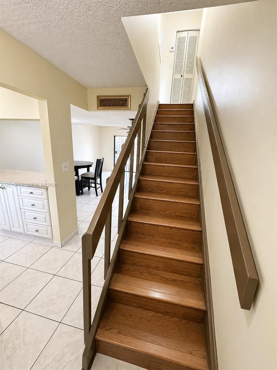 ALHAMBRA CONDO V - Residential