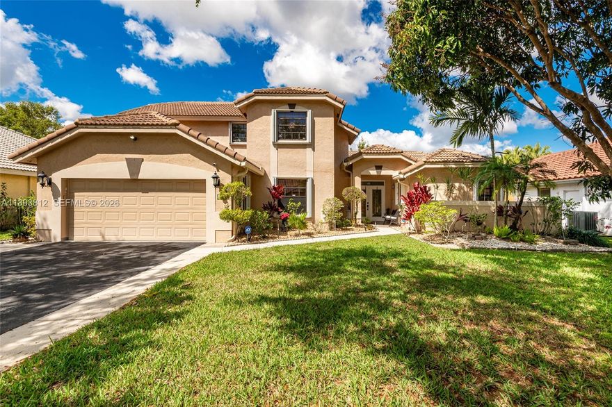 Beautiful two-story single home with 4 bedrooms and 3.5 bathrooms.Features a spacius layout with a first-floor primary suite,ceramic and wood floors,updated bathrooms, and Laundry room with new washer and Dryer.
Private pool with BBQ area and fruit trees (mango,papaya,avocado).
Offering flexibility for multi-generational living or rental potencial.
Conveniently located near shopping centers,restaurants,hospitals,parks,gas station,and public transportation. Close to Sawgrass Mills Mall and major expressways.
Excellent location.