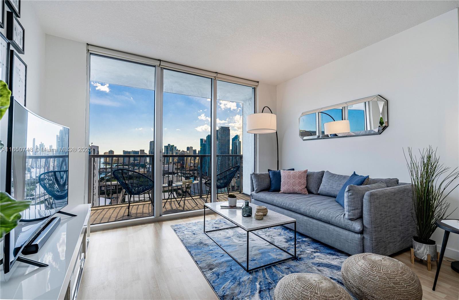 1750 N Bayshore Dr 3906