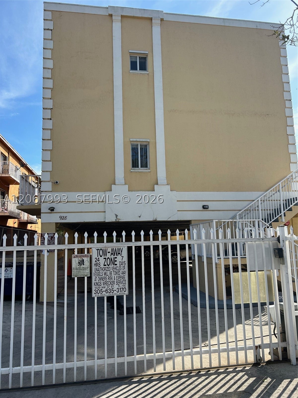 928 SW 3 207