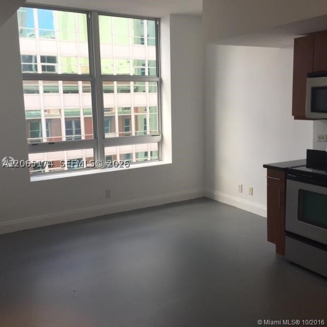 111 E Flagler St 1003