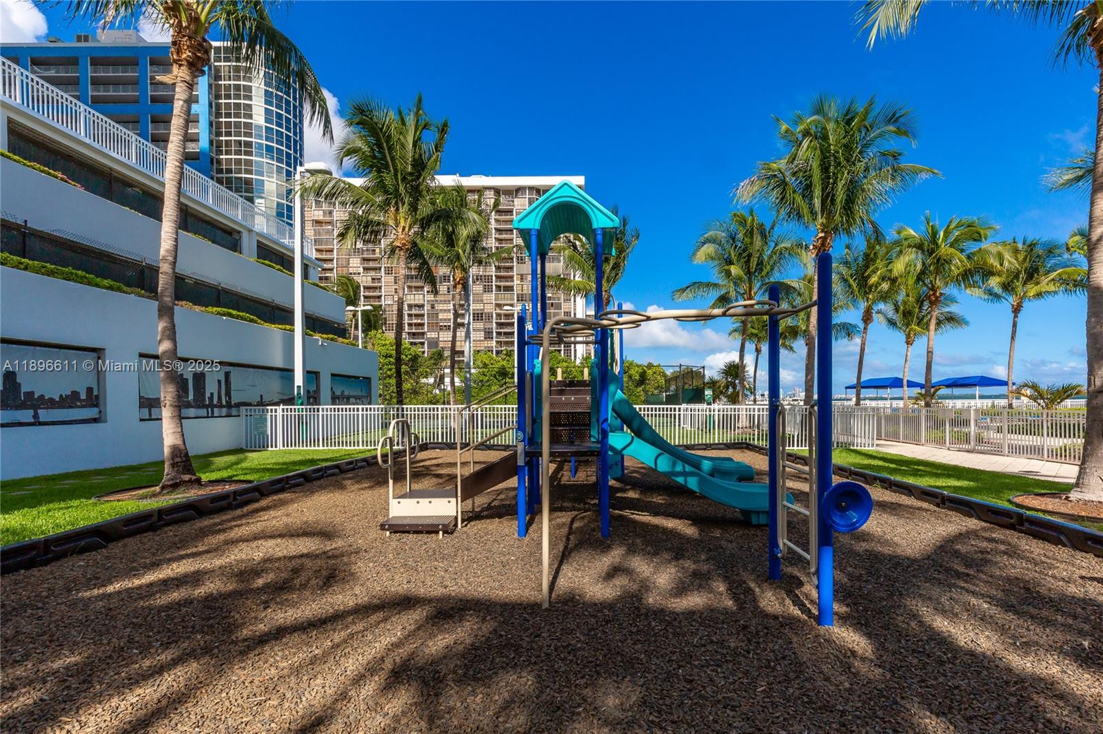 SKYLINE ON BRICKELL CONDO - Residential