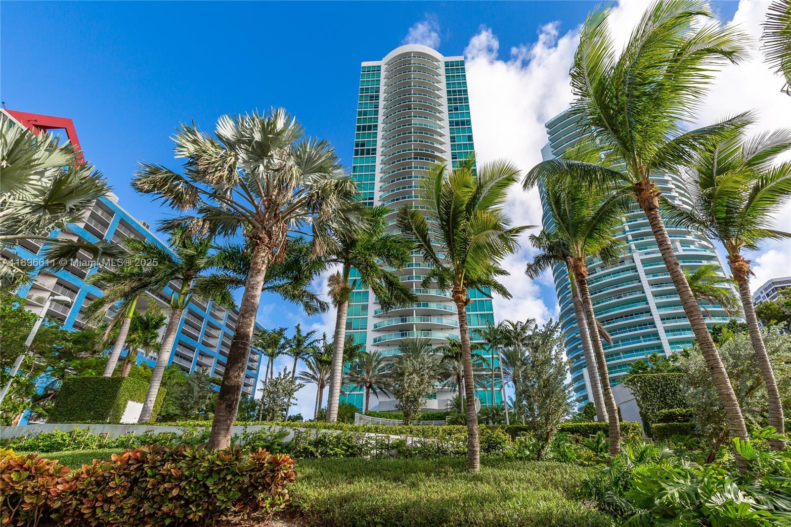 SKYLINE ON BRICKELL CONDO - Residential