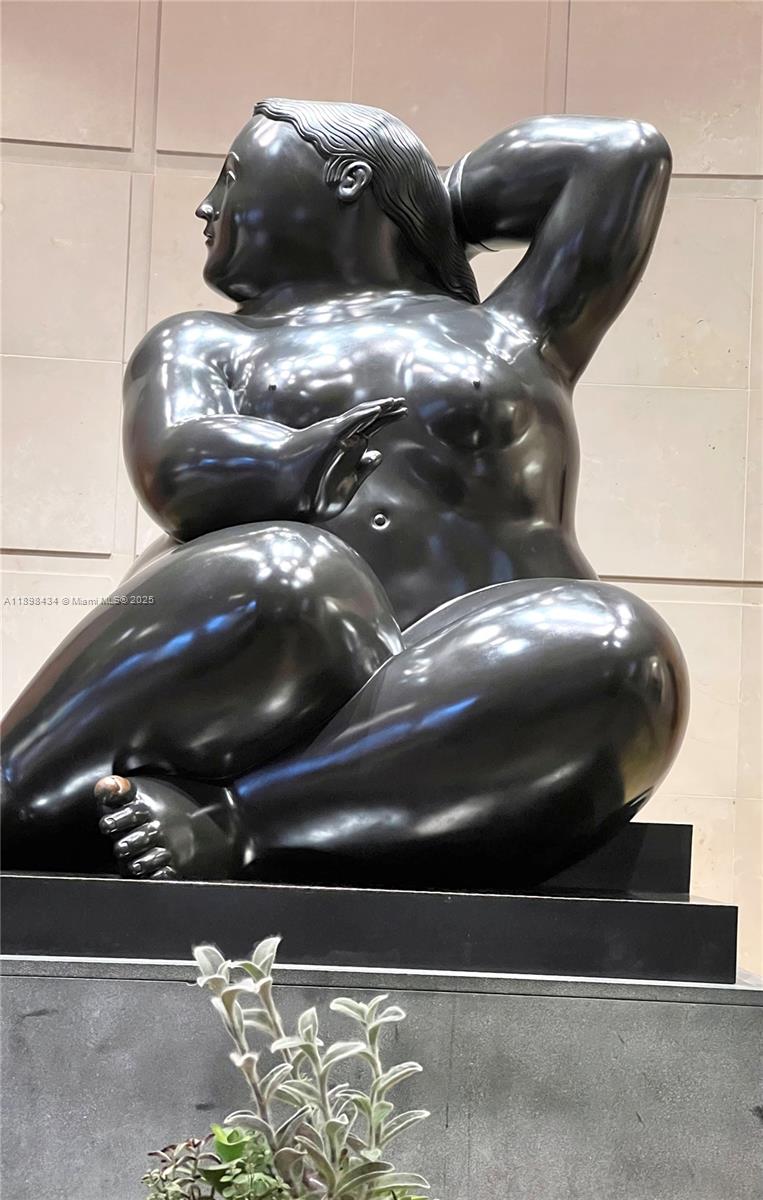 MILLENNIUM TOWER CONDOMIN - Residential Lease