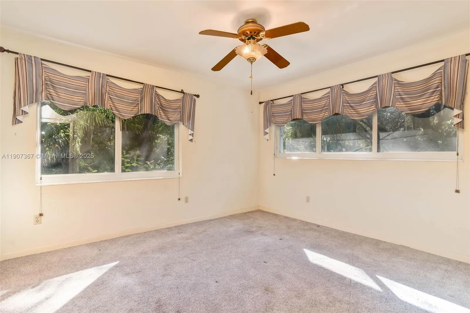 Palmetto Bay, Florida 33157, United States, 3 Bedrooms Bedrooms, ,2 BathroomsBathrooms,Residential,Active,238653