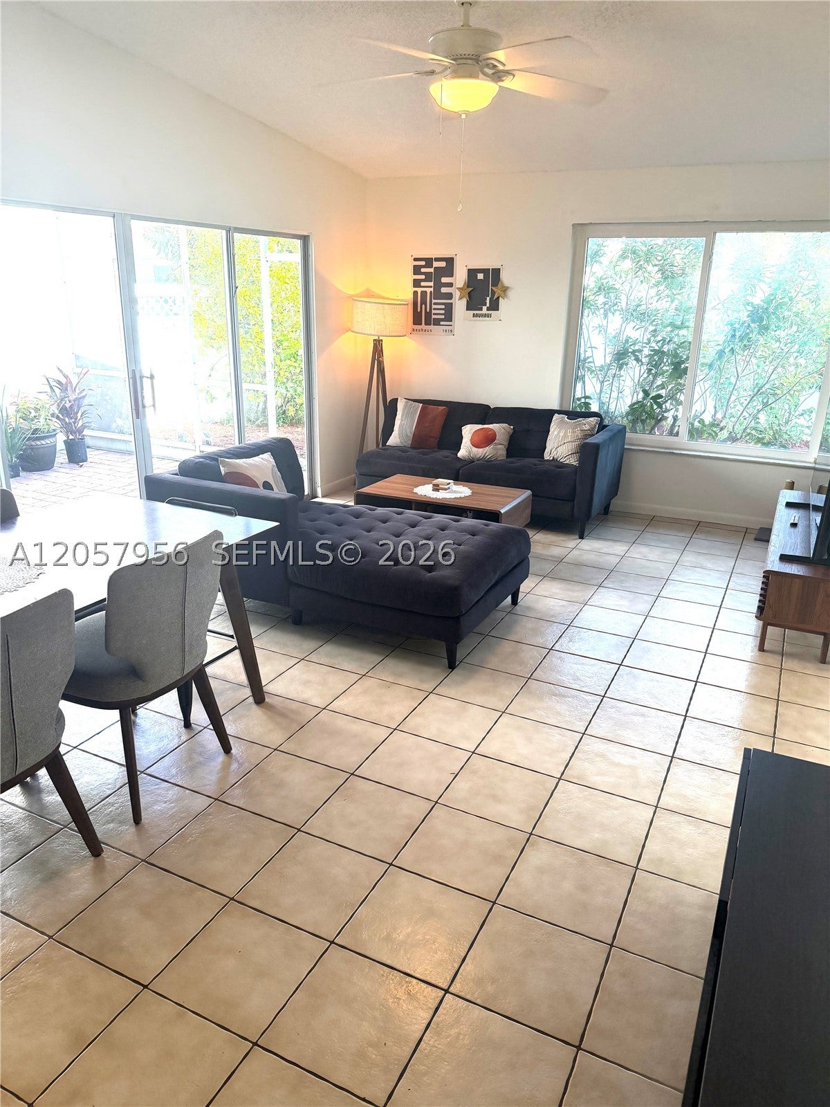 360 B N Lakewood Cir E