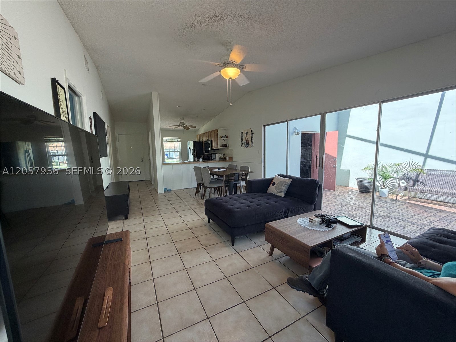 360 B N Lakewood Cir E